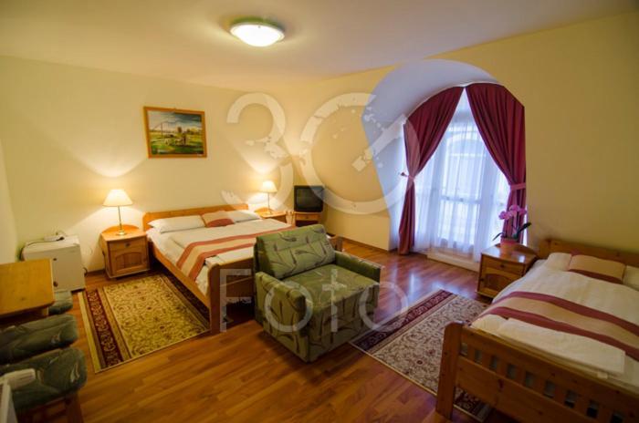 Gosztola Gyoengye-Az Erdo Szallodaja Exterior foto